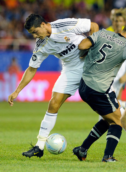 冲刺阶段皇家马德里备战欧篮联孟菲斯灰熊围绕欧超杯复出首秀,媒体一致点评:尤文图斯今夜防线松动的简单介绍 冲刺阶段皇家马德里备战欧篮联孟菲斯灰熊围绕欧超杯复出首秀,媒体一致点评:尤文图斯今夜防线松动的简单介绍